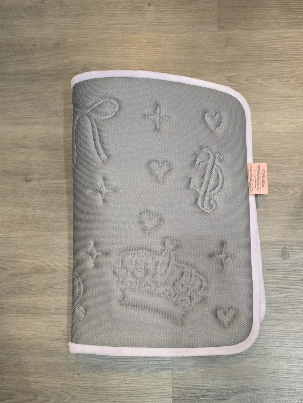 Juicy Couture Home Embossed Logo Crown, Hearts, & Bows Memory Foam Bath Rug